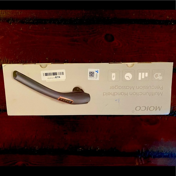 MOICO Multifunction Handheld percussion Massager with six different attachments - Picture 1 of 8